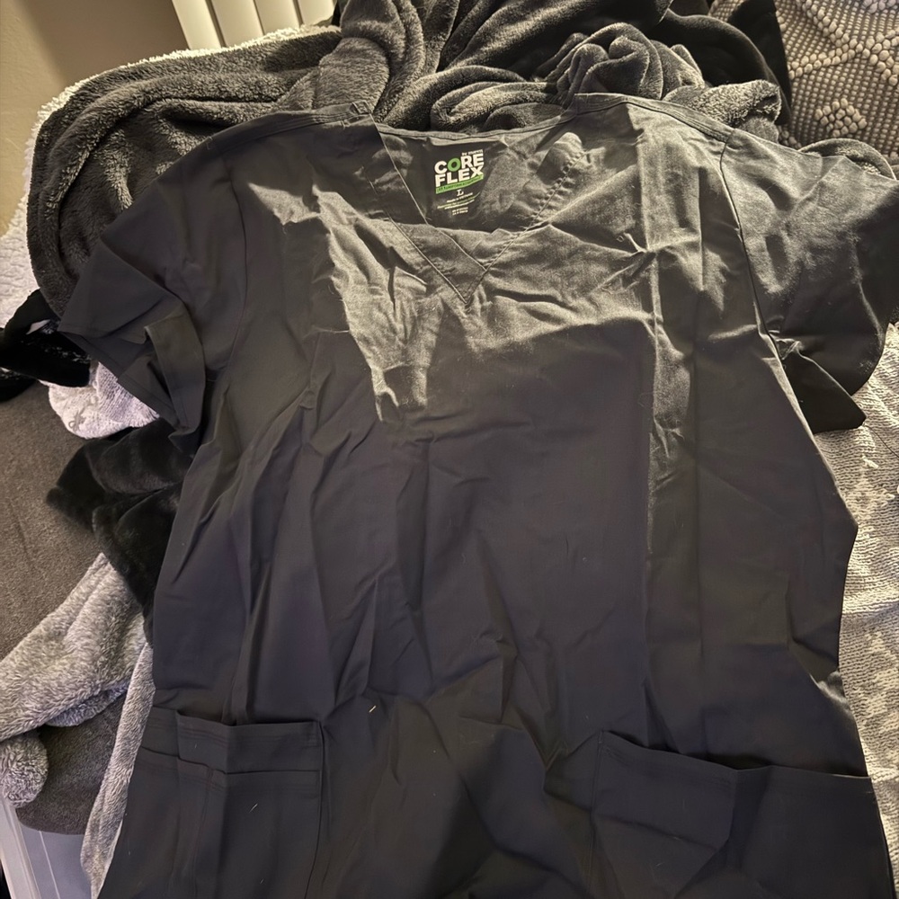 Core Flex Women's Black scrub top large NWT